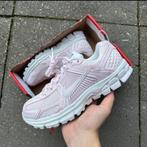 Nike Zoom Vomero 5 Roze - Maat 38, Nieuw, Ophalen of Verzenden, Sneakers of Gympen, Roze