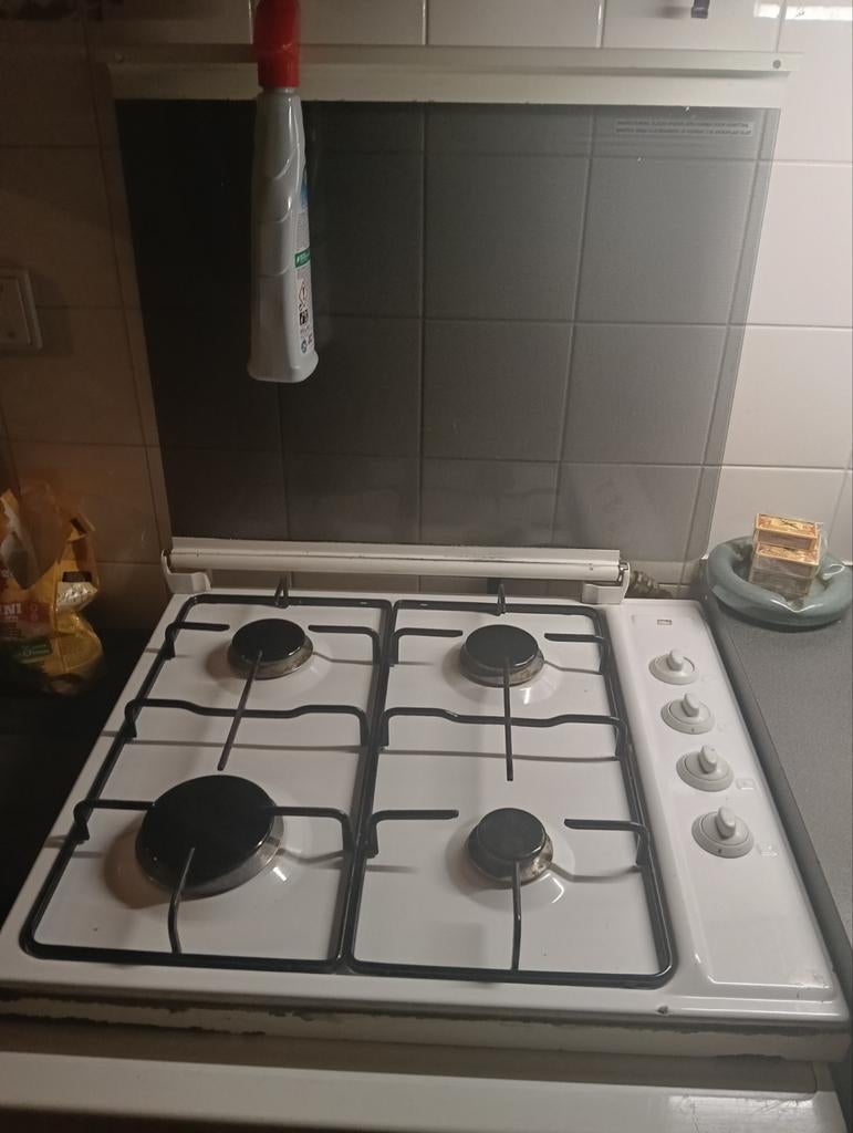 Wit gasfornuis met 4 pitten, Witgoed en Apparatuur, Fornuizen, Ophalen of Verzenden