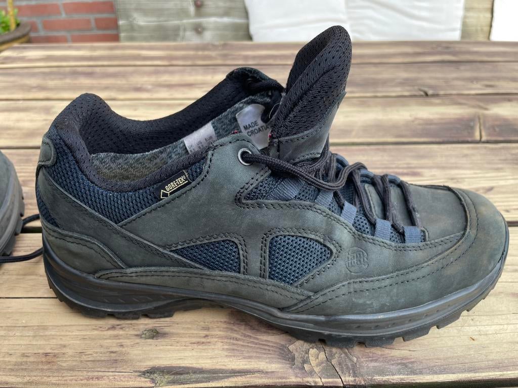 Hanwag Banks 42.5, Sport en Fitness, Bergsport en Wandelen, Ophalen, Gebruikt, Schoenen