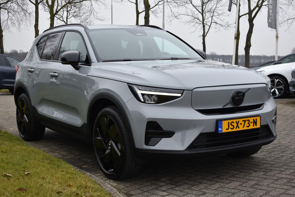 Volvo EX40 Extended Range 252PK Plus Black Ed. 82 kWh | H&K, Auto's, Volvo, Achterwielaandrijving, Gebruikt, Zwart, 82 kWh
