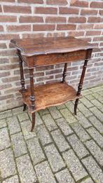 Antieke bijzettafel met opbergvak. Naaitafel?, Ophalen