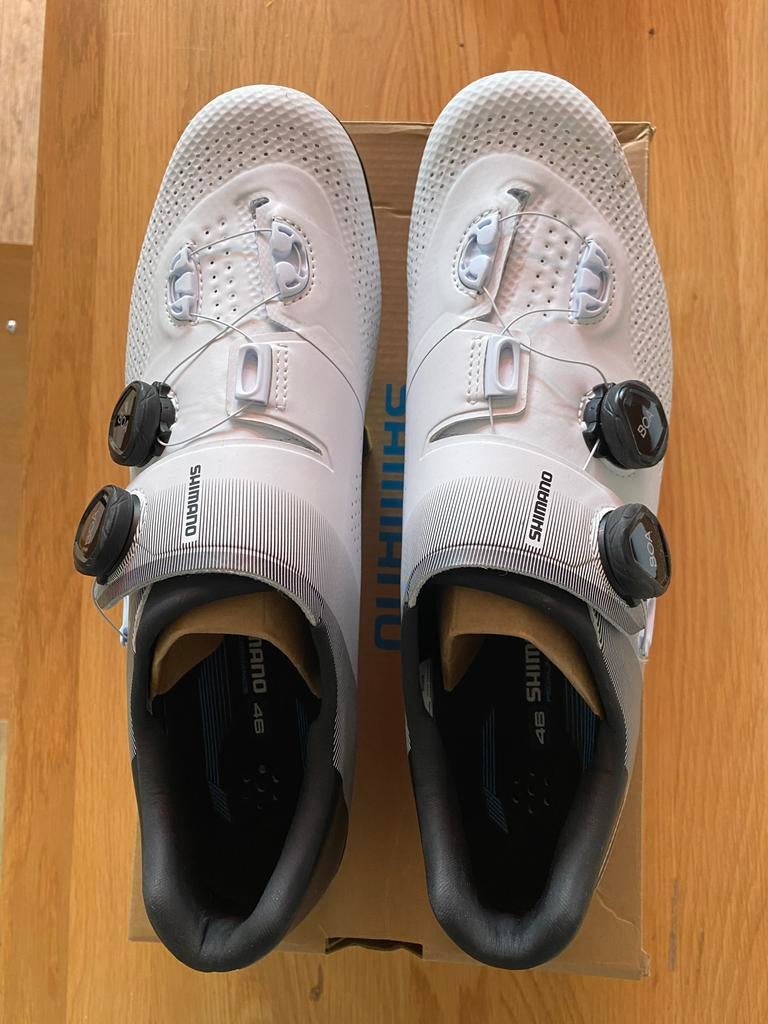 Shimano SH-RC702 raceschoenen - Maat 46 - Nieuw in doos, Fietsen en Brommers, Fietsaccessoires | Fietskleding, Heren, Schoenen