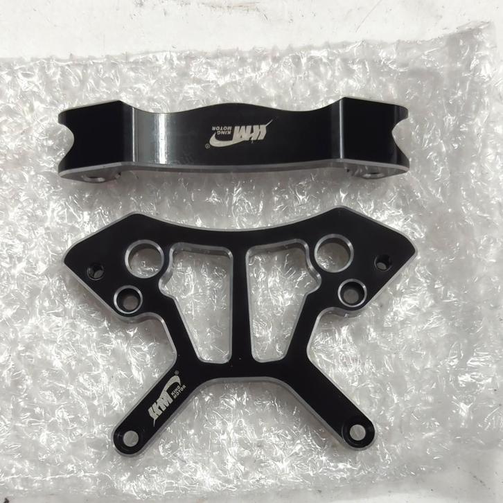 Aluminium voorste shocktower + brace (HPI, Rovan, KM Baja 5b, Hobby en Vrije tijd, Modelbouw | Radiografisch | Auto's, Zo goed als nieuw