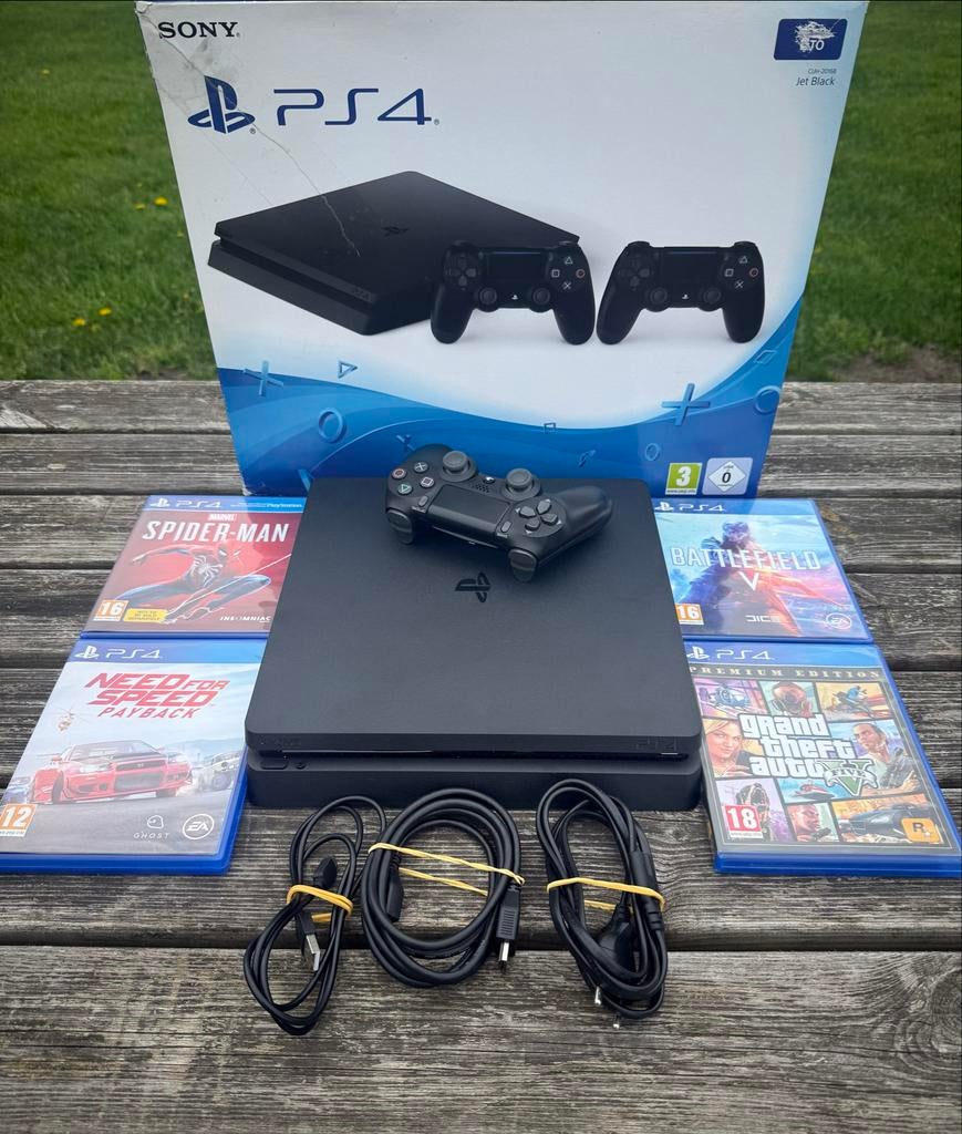 PlayStation 4 Slim 500 GB met 1 controllers en 4 games, 2 spelers, Ophalen of Verzenden, Gebruikt, Vanaf 3 jaar