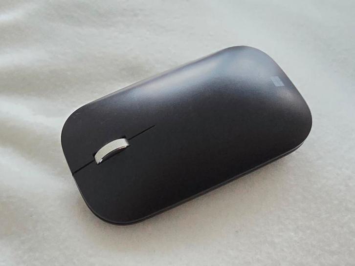 Microsoft Surface Mouse Bluetooth - Zo goed als nieuw, Computers en Software, Muizen, Zo goed als nieuw, Muis, Draadloos, Ergonomisch