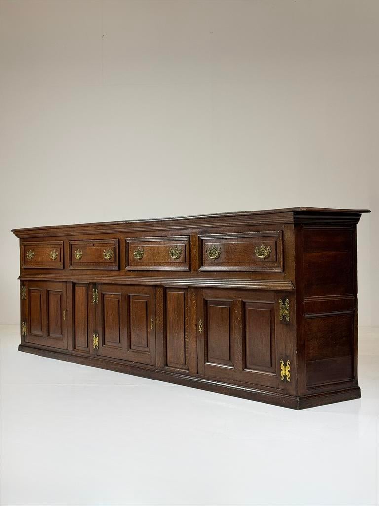 Engelse Dressoir ca. 1720 eiken
