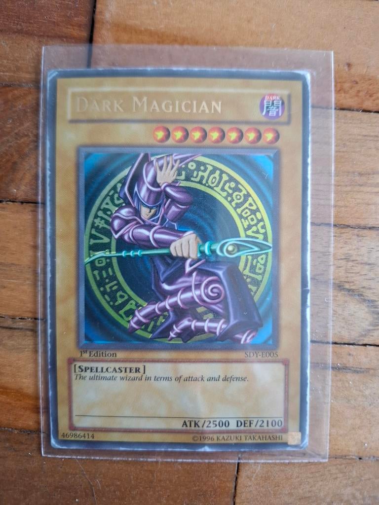 Dark Magician SDY-E005 1st Edition Yu-Gi-Oh! Kaart, Ophalen of Verzenden, Zo goed als nieuw