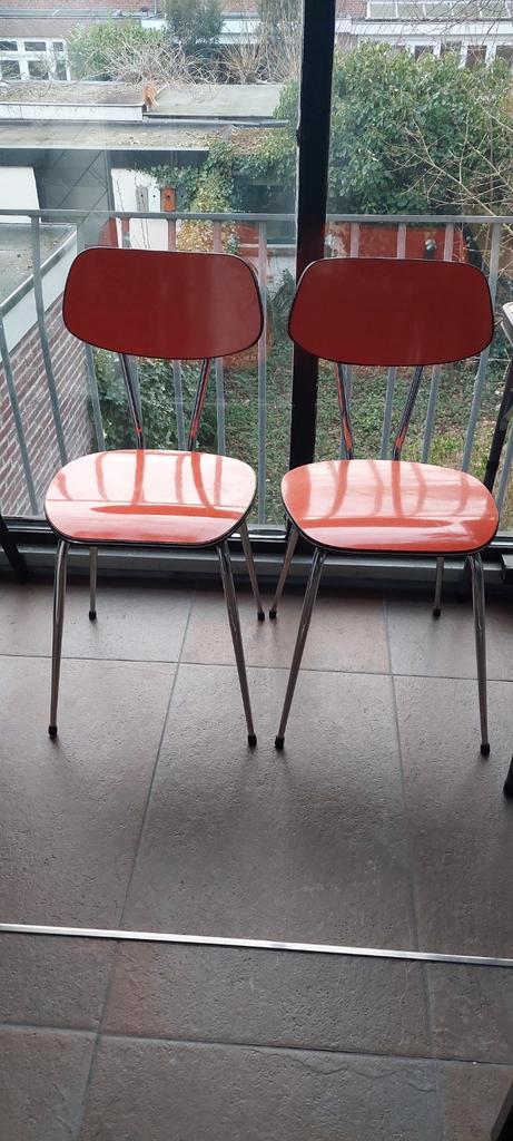2 originele oranje stoelen formica in zgst, Huis en Inrichting, Stoelen, Gebruikt, Twee, Kunststof, Metaal, Overige kleuren, Ophalen of Verzenden