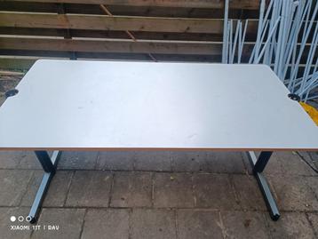 gratis verstelbaar bureau