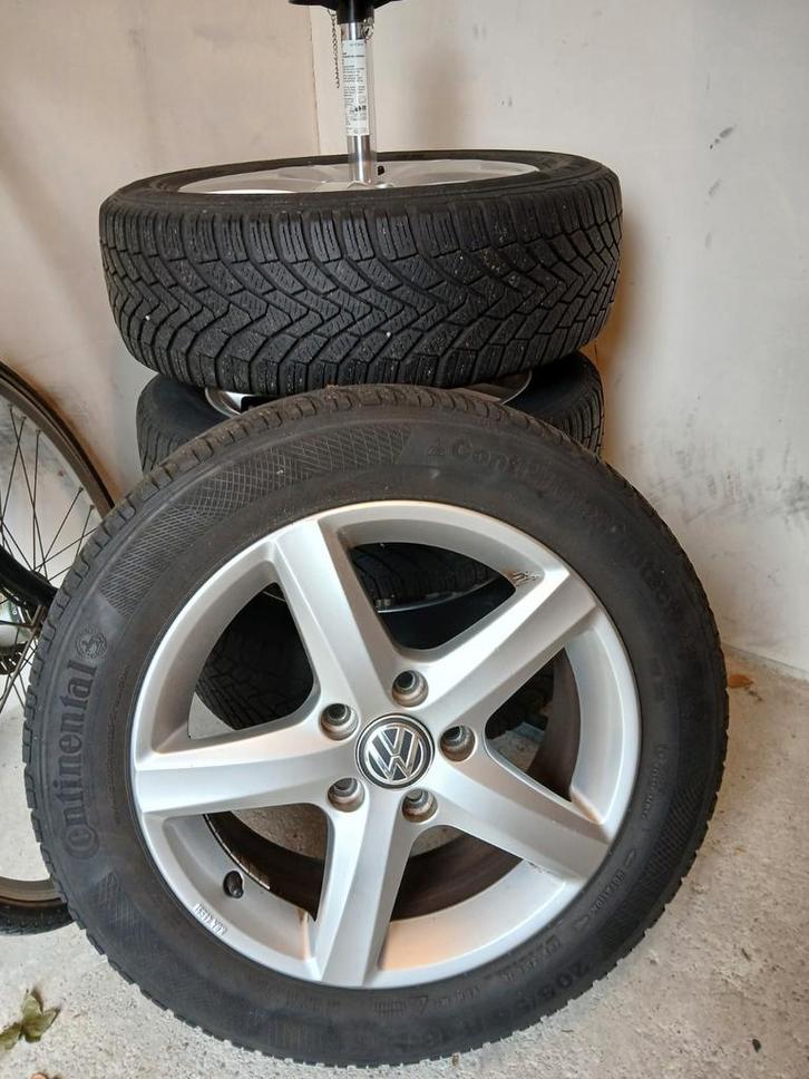 5x112 16 inch VW/Skoda velgen met Continental winterbanden, Auto-onderdelen, Banden en Velgen, Banden en Velgen, Winterbanden