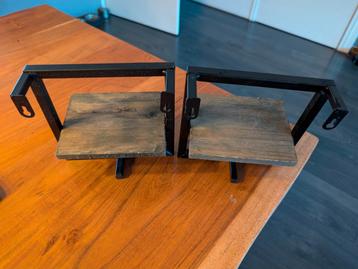 Nieuw ! Industriële wandplankjes metaal en hout 2 stuks beschikbaar voor biedingen