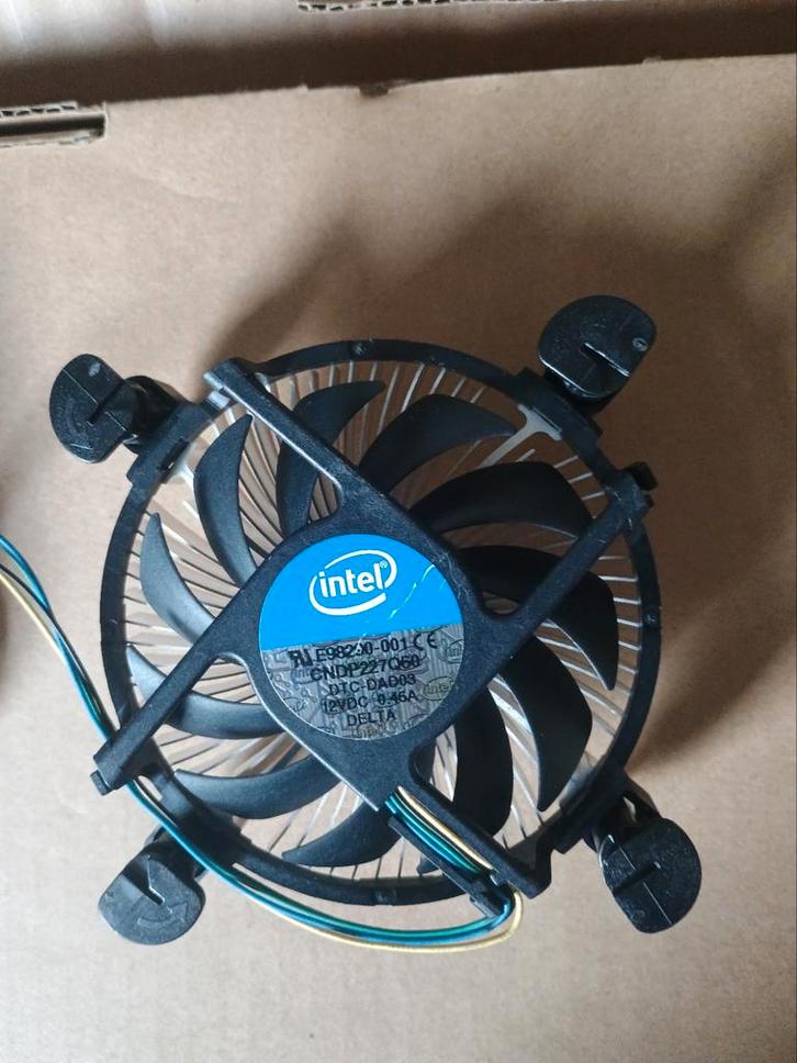 Intel Stock Koeler, Computers en Software, Computerkoelers, Gebruikt, Luchtkoeling, Ophalen