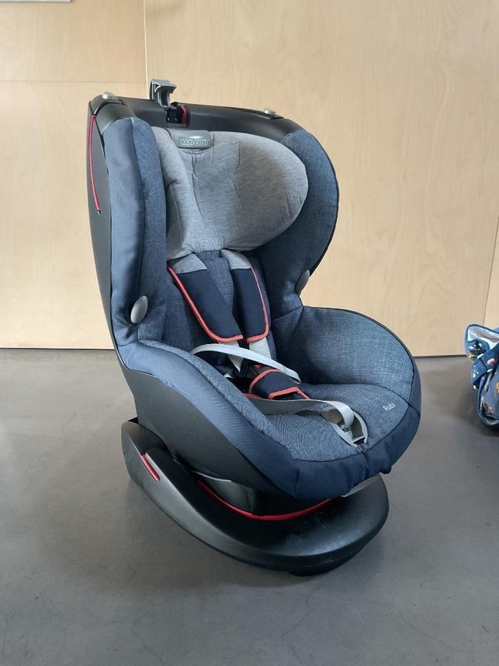Kinder autostoel, Kinderen en Baby's, Autostoeltjes, Gebruikt, Maxi-Cosi, 9 t/m 18 kg, Autogordel, Slaapstand, Ophalen