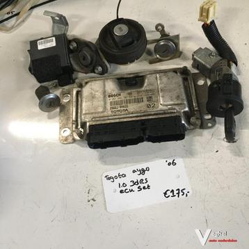 Toyota Aygo 1.0   3 drs 2006 ECU Set  beschikbaar voor biedingen
