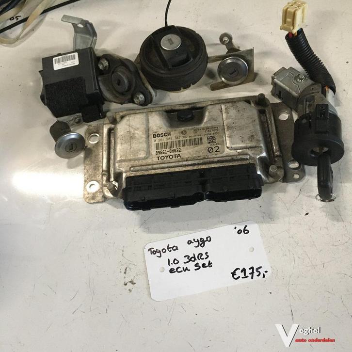Toyota Aygo 1.0   3 drs 2006 ECU Set, Auto-onderdelen, Carrosserie en Plaatwerk, Gebruikt, Ophalen of Verzenden