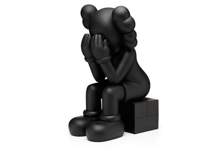Nieuw Kaws Passing Through Open Edition 2018 Black, Antiek en Kunst, Kunst | Designobjecten, Ophalen of Verzenden