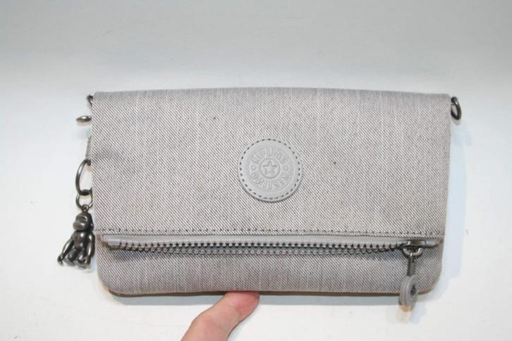 Rariteit !! Kipling K13506  Grijs tasje + metaal aapje,, Sieraden, Tassen en Uiterlijk, Tassen | Damestassen, Zo goed als nieuw