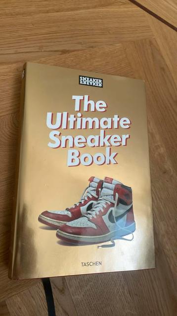 The ultimate sneaker book beschikbaar voor biedingen