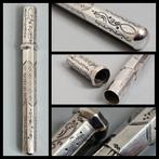 Antiek zilver,  Nederlands zilveren gegraveerde naaldenkoker, Antiek en Kunst, Ophalen of Verzenden, Zilver