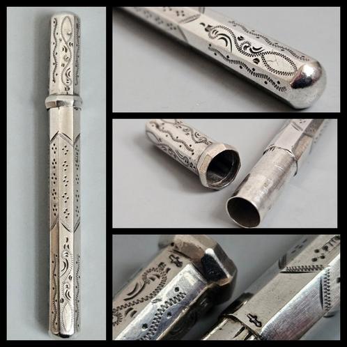 Antiek zilver,  Nederlands zilveren gegraveerde naaldenkoker, Antiek en Kunst, Antiek | Goud en Zilver, Zilver, Ophalen of Verzenden