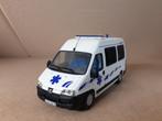 PEUGEOT BOXER AMBULANCE FRANKRIJK, Hobby en Vrije tijd, Modelauto's | 1:43, Ophalen of Verzenden, Zo goed als nieuw, Auto, Norev