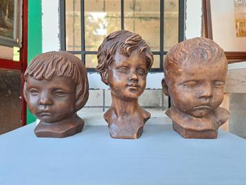 Vintage hars beeldje buste kleine jongen hars standbeeld beschikbaar voor biedingen