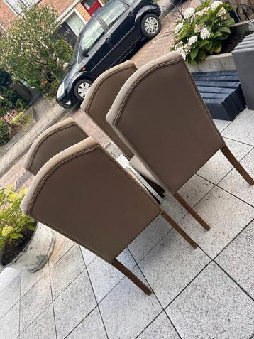GRATIS 4x eetkamerstoelen 