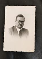 Oude foto van man met bril circa 1935, Verzamelen, Ophalen of Verzenden, Voor 1940, Zo goed als nieuw, Foto