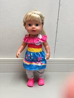 Baby born poppen, kledingsets en tafelzitje, Ophalen of Verzenden, Zo goed als nieuw, Babypop