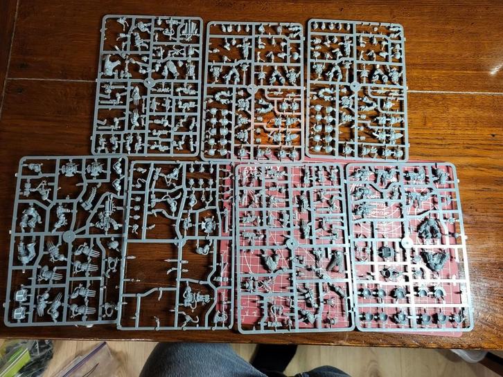 Space Wolves Sprues, Hobby en Vrije tijd, Wargaming, Zo goed als nieuw, Warhammer, Ophalen of Verzenden