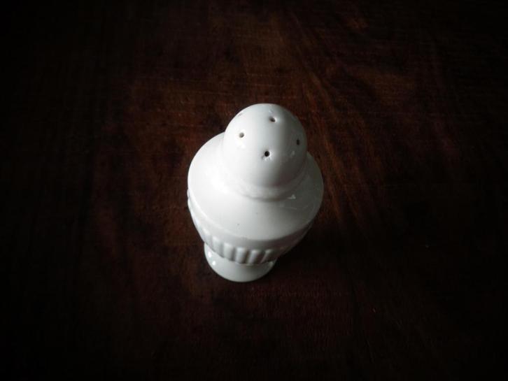 Wedgwood Barlaston zoutvaatje 9,8 cm, Huis en Inrichting, Keuken | Servies, Zo goed als nieuw, Overige typen, Wedgwood, Ophalen of Verzenden