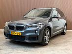 BMW X1 M sport Sdrive18i 140pk Aut / Pano / Trekhaak / Xenon, Alcantara, Bedrijf, 3 cilinders, 1405 kg