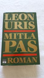 Mitla Pas. Leon Uris, Ophalen of Verzenden, Zo goed als nieuw, Leon Uris, Amerika