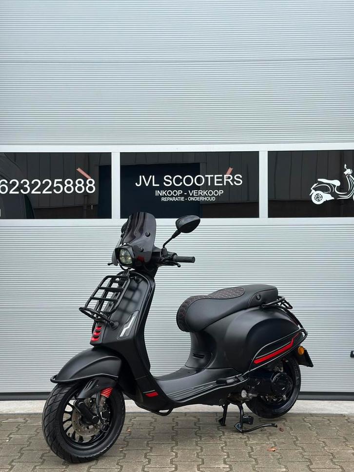 Vespa Sprint 50cc 3v 4t 2021 Brom Full option!, Fietsen en Brommers, Brommers | Vespa, Zo goed als nieuw, Overige modellen, Maximaal 45 km/u