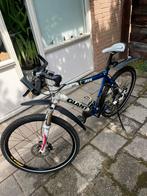 Wit/blauwe Giant ATX 880, Fietsen en Brommers, Ophalen, Gebruikt, Hardtail, Heren