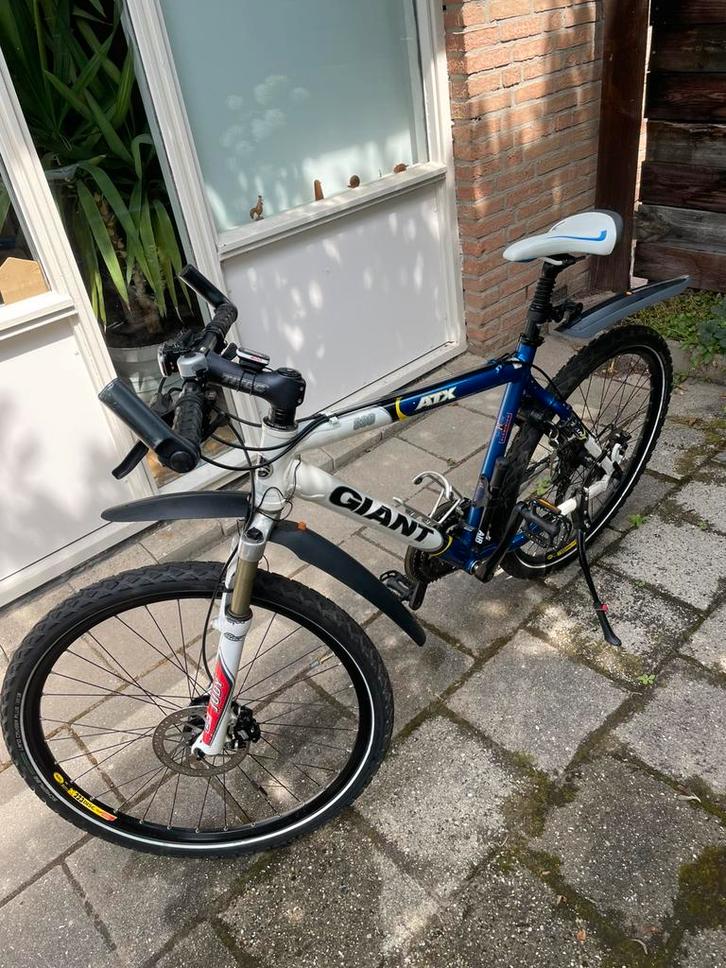 Wit/blauwe Giant ATX 880, Fietsen en Brommers, Fietsen | Mountainbikes en ATB, Gebruikt, Heren, Giant, 45 tot 49 cm, Hardtail