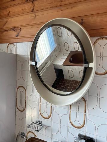 Retro Badkamer Spiegel met Verlichting beschikbaar voor biedingen