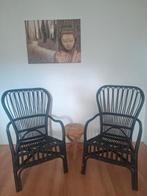 2 Rotan stoelen. Met 2 rotan voetenbankjes., Ophalen, Gebruikt, Zwart