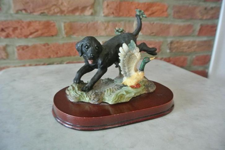Vintage Beeld Jachthond met Wilde Eend /Plateau, Antiek en Kunst, Kunst | Beelden en Houtsnijwerken, Ophalen of Verzenden