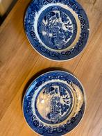 Twee antieke blauw-witte borden, Ophalen of Verzenden