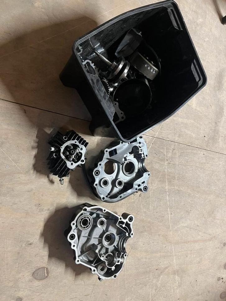 motorblok, lijkt op peda chip motorblok, 4takt, Fietsen en Brommers, Brommeronderdelen | Algemeen, Zo goed als nieuw, Blok, Ophalen of Verzenden