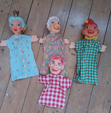 4 oude poppenkast poppen beschikbaar voor biedingen