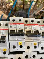 24x abb zekeringen 16 ampere, Doe-het-zelf en Verbouw, Elektra en Kabels, Ophalen of Verzenden, Zo goed als nieuw, Overige typen