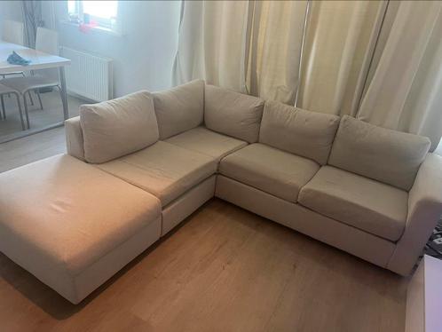 Moderne beige hoekbank met lounge – comfortabel en stijlvol, Huis en Inrichting, Banken | Complete zithoeken, Zo goed als nieuw