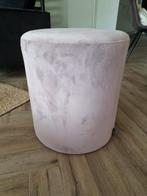 Lichtroze/lila velvet poef Riverdale, Huis en Inrichting, Banken | Voetenbanken en Poefen, Minder dan 50 cm, Rond, Minder dan 50 cm