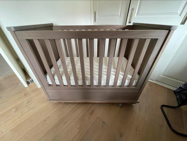 Kinderbedje met matras, Kinderen en Baby's, Babywiegjes en Ledikanten, Gebruikt, Ledikant, Ophalen