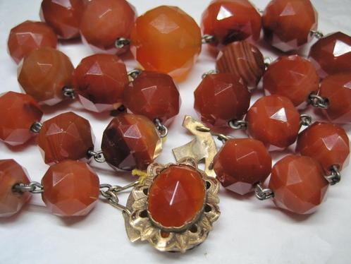 Antiek kornalijn ketting met groot 14K gouden slot, Sieraden, Tassen en Uiterlijk, Antieke sieraden, Ketting, Goud, Met edelsteen