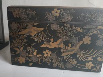 Antieke Japanse lak doos. beschikbaar voor biedingen