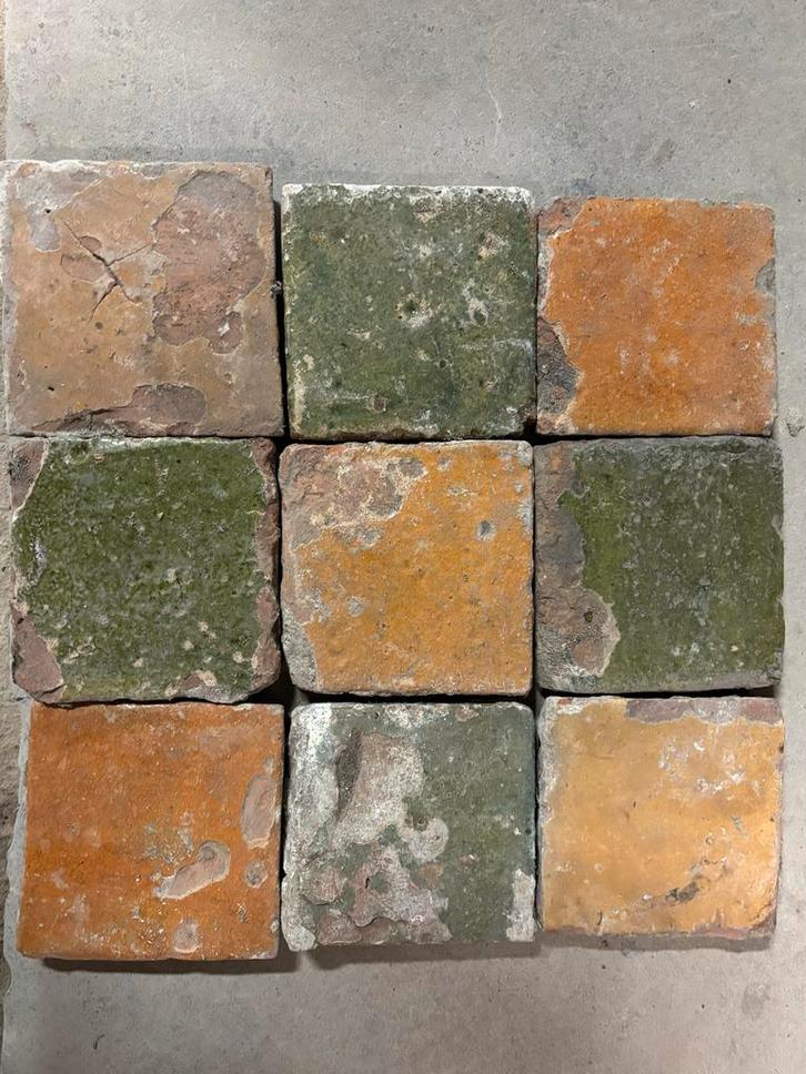 Antieke geglazuurde tegels - 400 jaar oud!, Doe-het-zelf en Verbouw, Tegels, Gebruikt, Vloertegels, Keramiek, Minder dan 20 cm