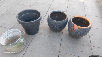 Bloempotten beschikbaar voor biedingen